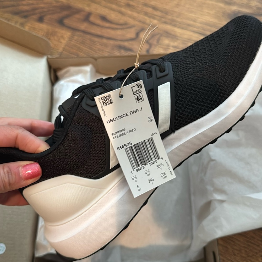 Adidas U bounce kids size 6